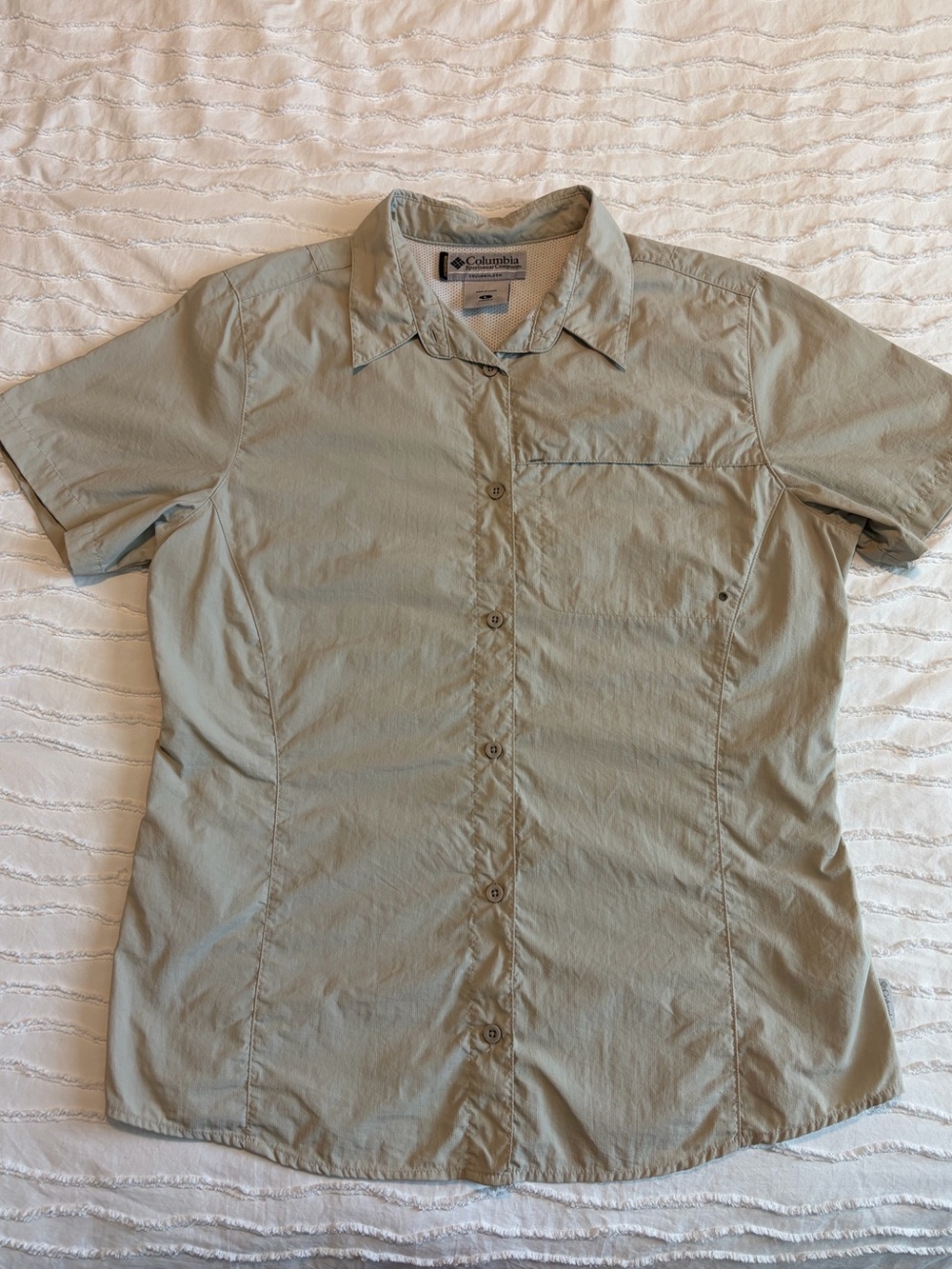 Women’s Columbia Short-Sleeve Button-Up Shirt- Large